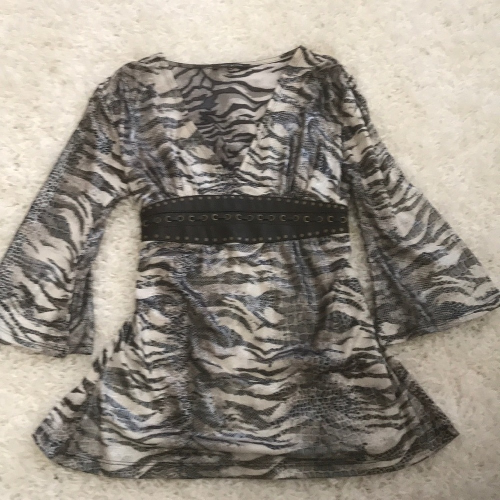 Snake looking fabric w leather Siz small